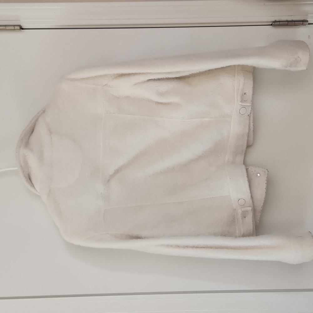 Shacket - Picture 6 of 7